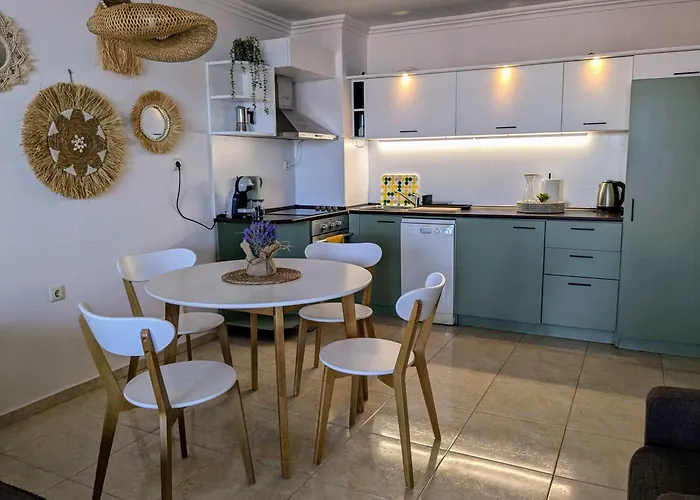 Beachfront Апартаменты *