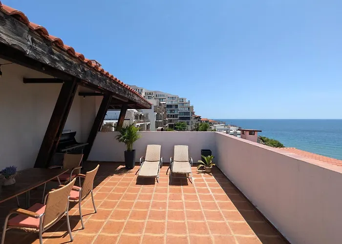 Beachfront Апартаменты